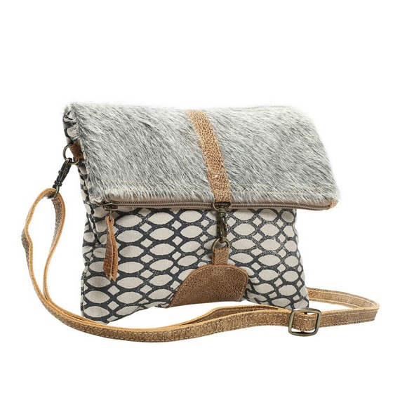 🚨LAST ONE🚨 Fold Over Crossbody Bag - Picture 2 of 4